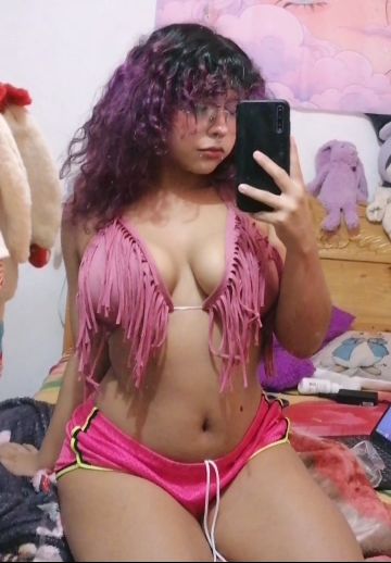 Online girl waiting for a 1-on-1 video chat